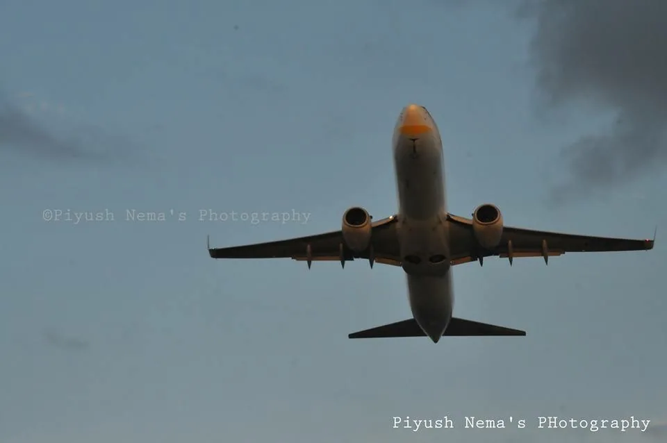 Wide body on approach — photography by Nemora